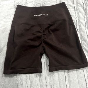 Alphalete Amplify Chocolate 4.5 inch shorts